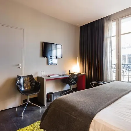Cmg - Premium Tour Eiffel - 14 *